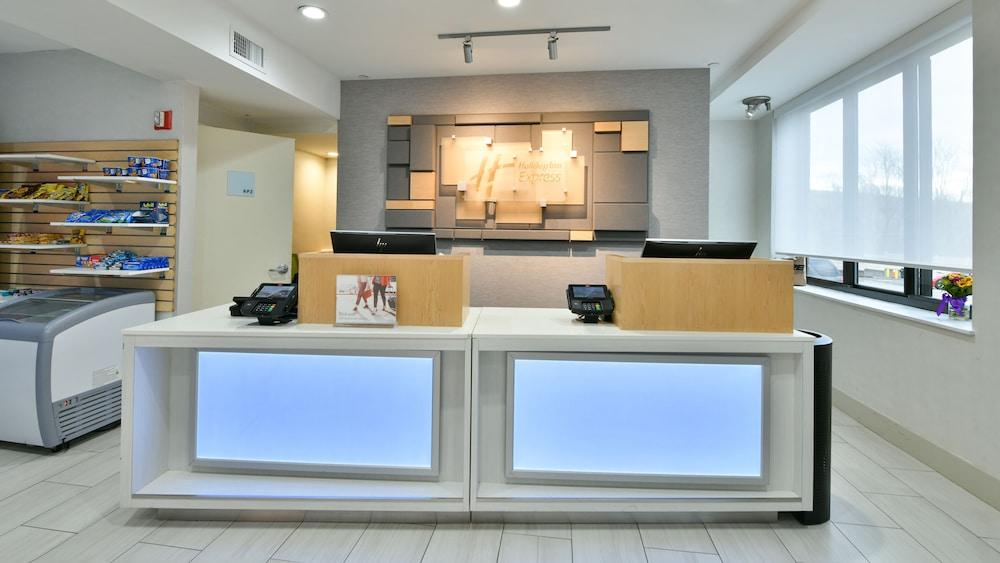 Holiday Inn Express Staten Island West, An Ihg Hotel New York Exterior photo
