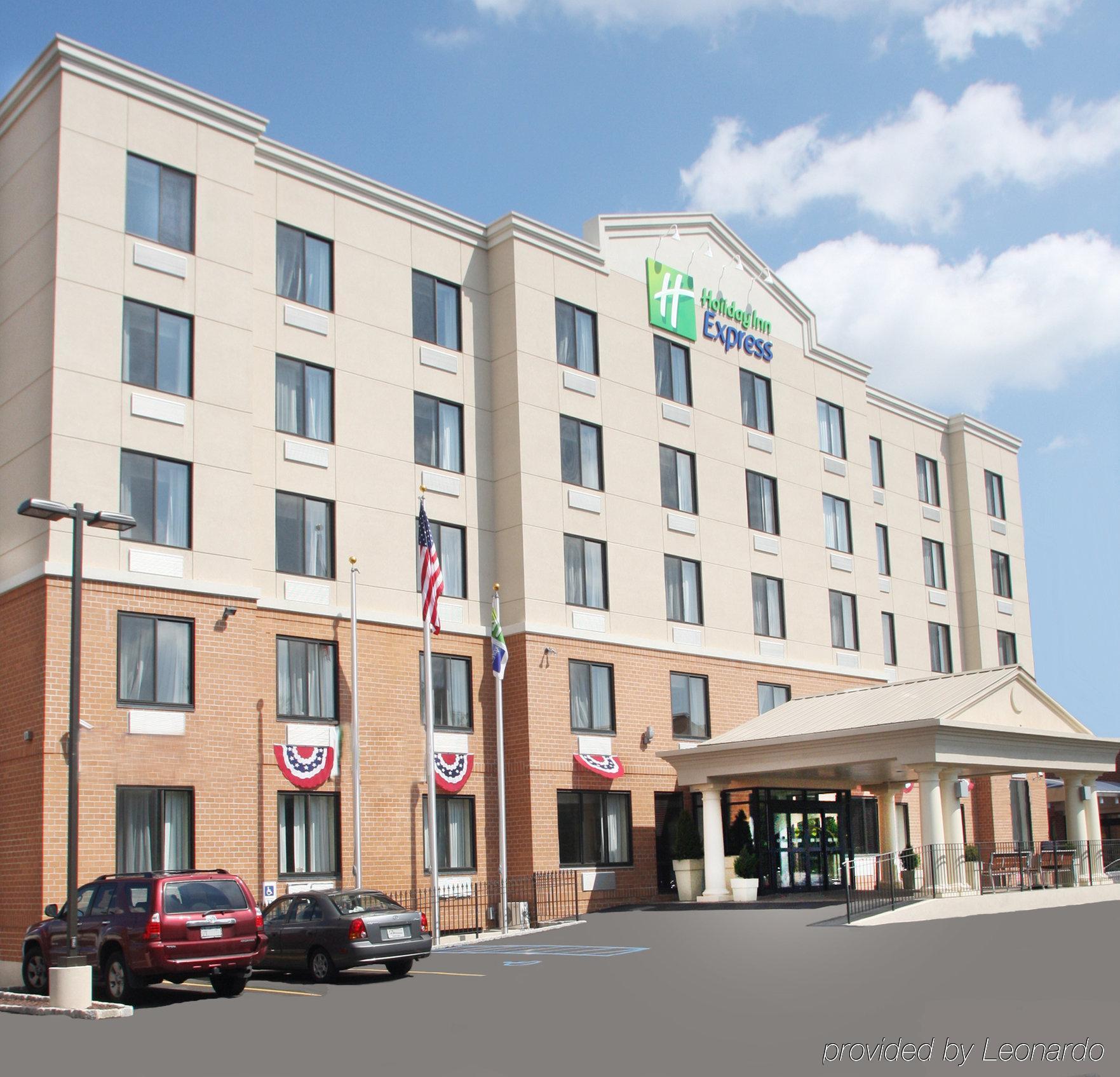 Holiday Inn Express Staten Island West, An Ihg Hotel New York Exterior photo